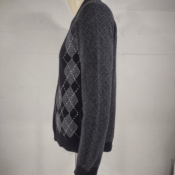 Transcript black gray embroidered argyle 100% Cashmere V-Neck sweater Medium - Picture 7 of 10